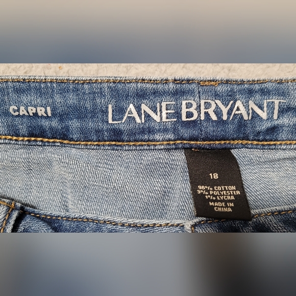 Lane Bryant Capri Distressed Patched Jeans Size 18 - Picture 3 of 8